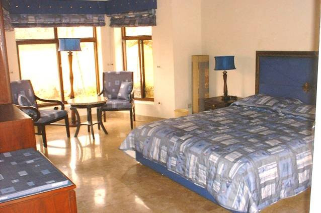 Jungle Barracks主图