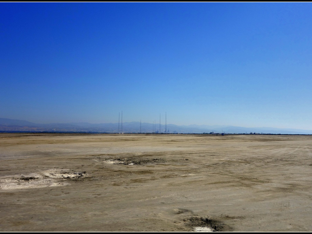 Akrotiri Salt Lake景点图片
