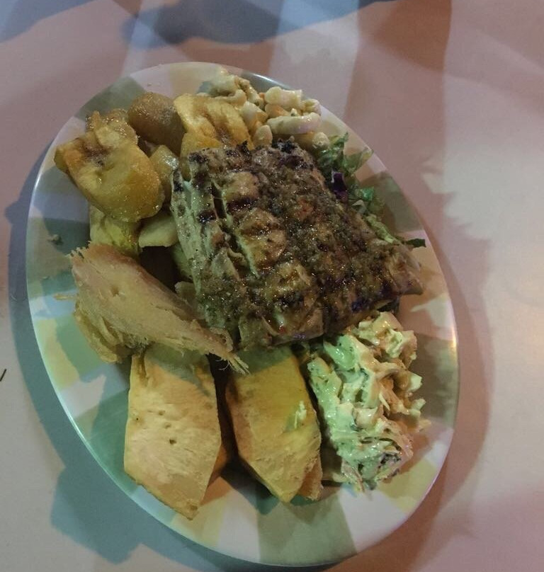 Atlantic Shores餐馆和美食-De Red Snapper Bar&Grill