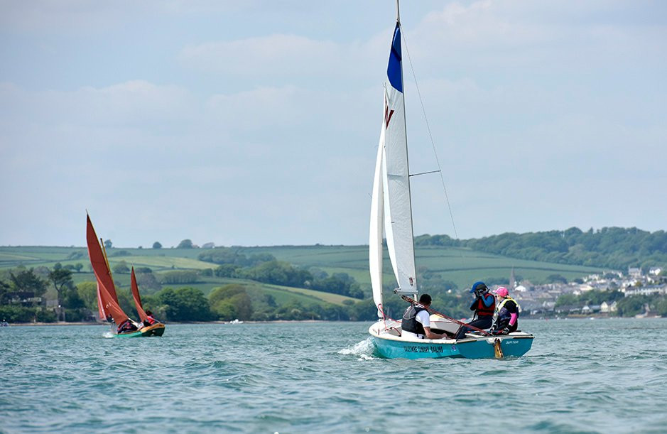 Salcombe Dinghy Sailing景点图片