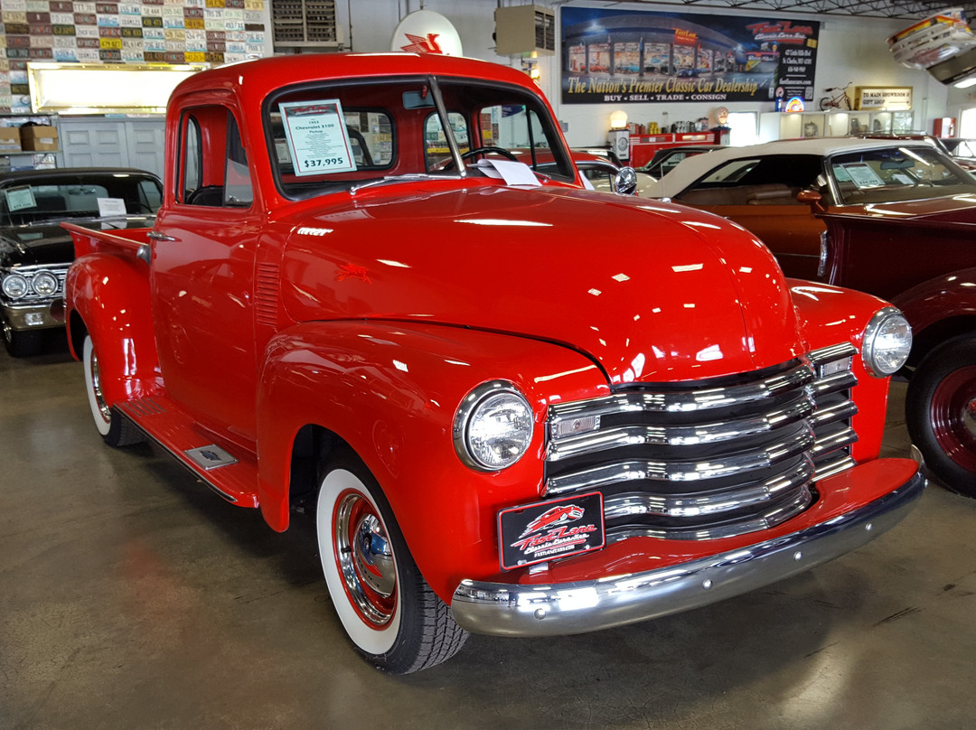 Fast Lane Classic Cars-圣查尔斯必去景点