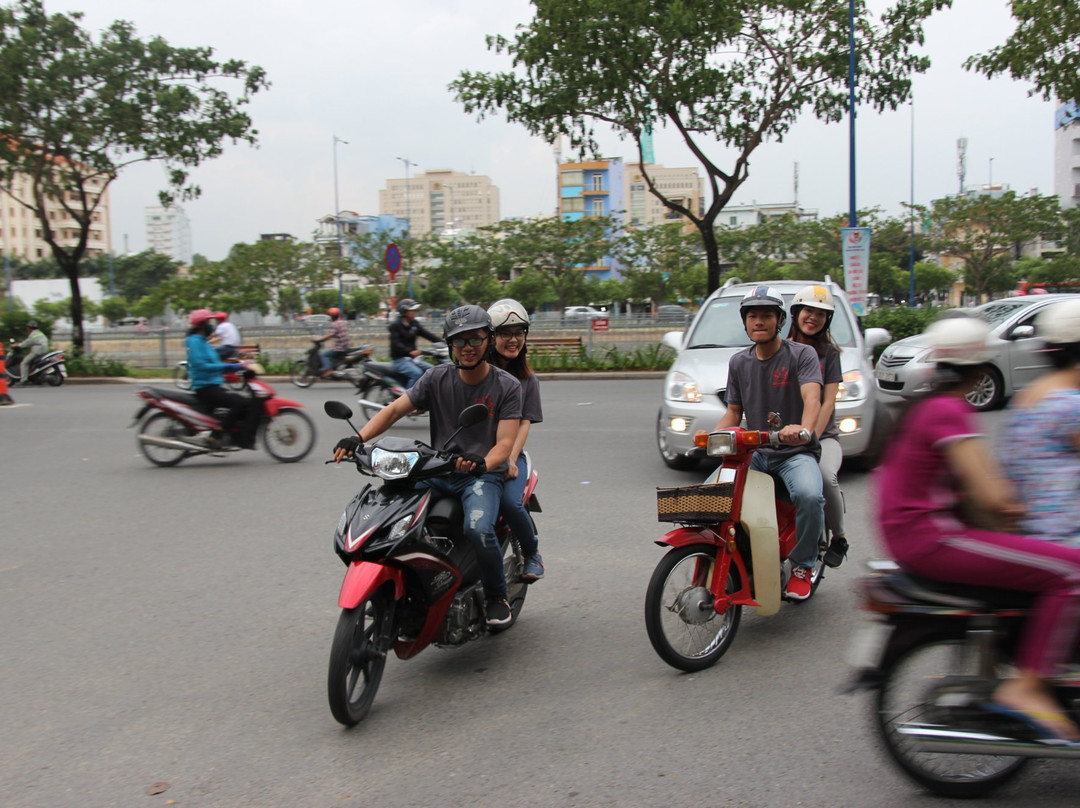 Two Wheel Adventures-岘港必去景点