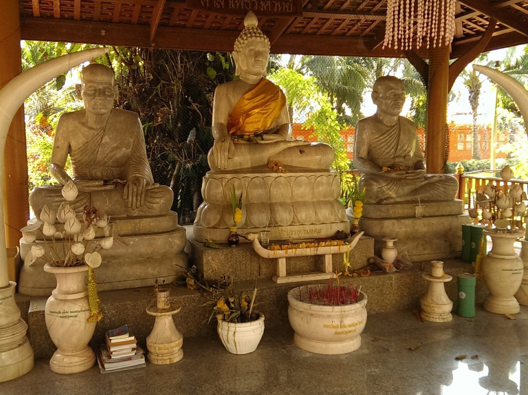 Wat Khu Yang-甘烹碧必去景点