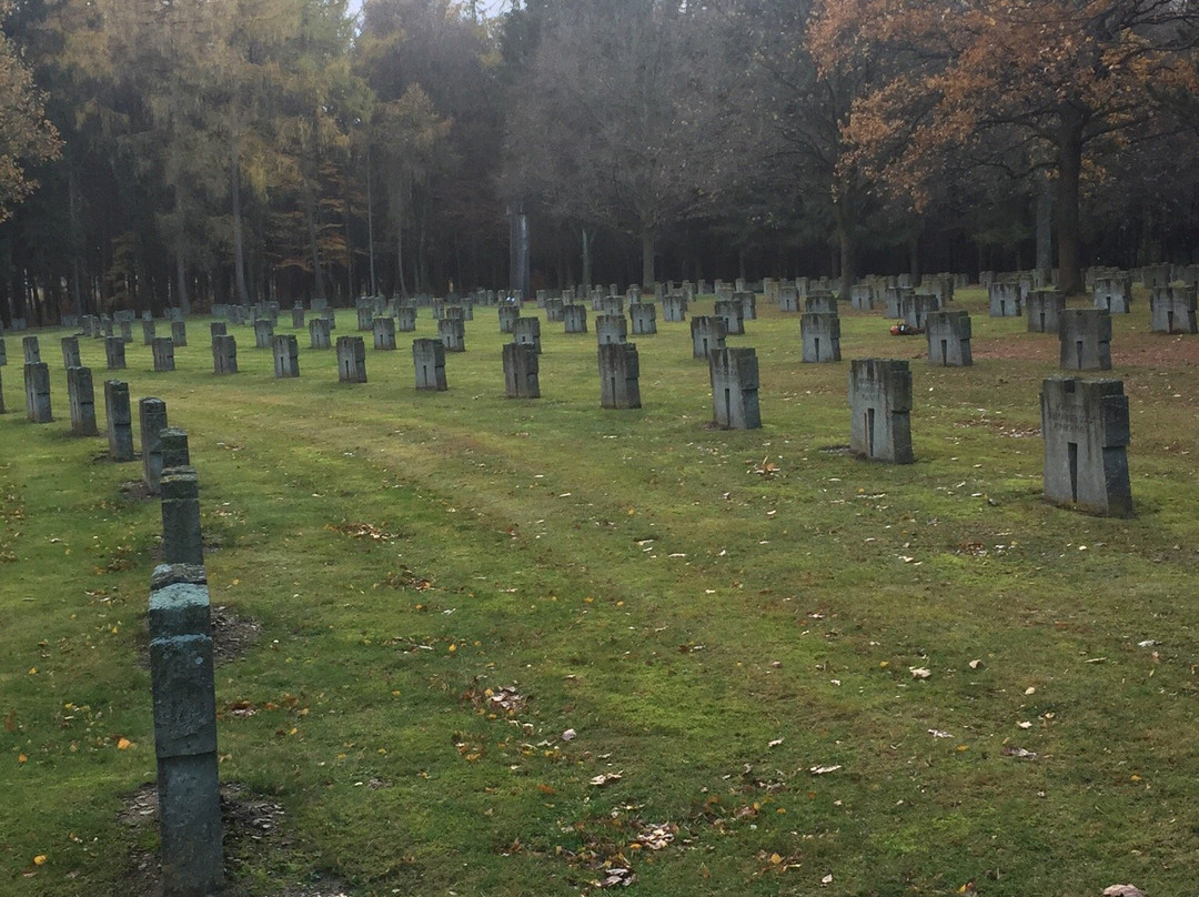 Soldatenfriedhof Hürtgen-Huertgenwald必去景点