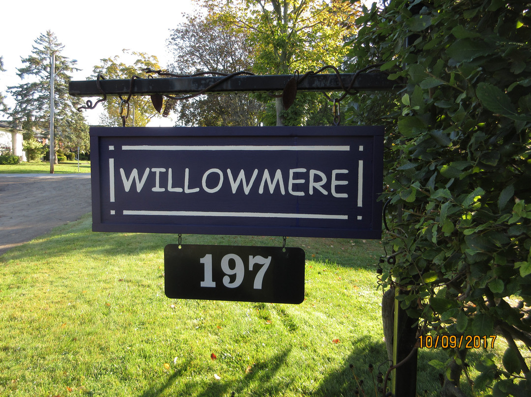 Willowmere Lakeside Retreat主图