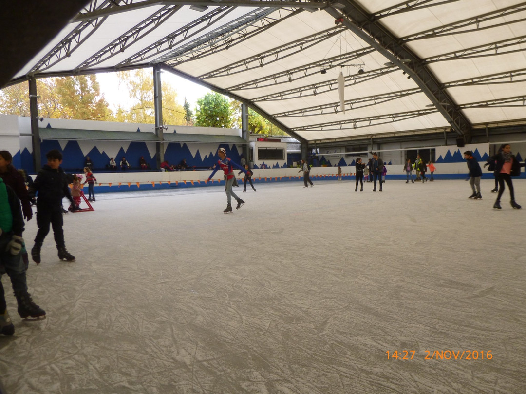 Ice Skating Poseidon-Woluwe-Saint-Lambert必去景点