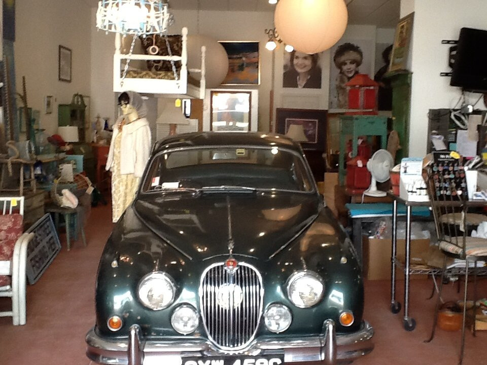 Pineapple Marketplace-安娜玛丽亚岛必去景点