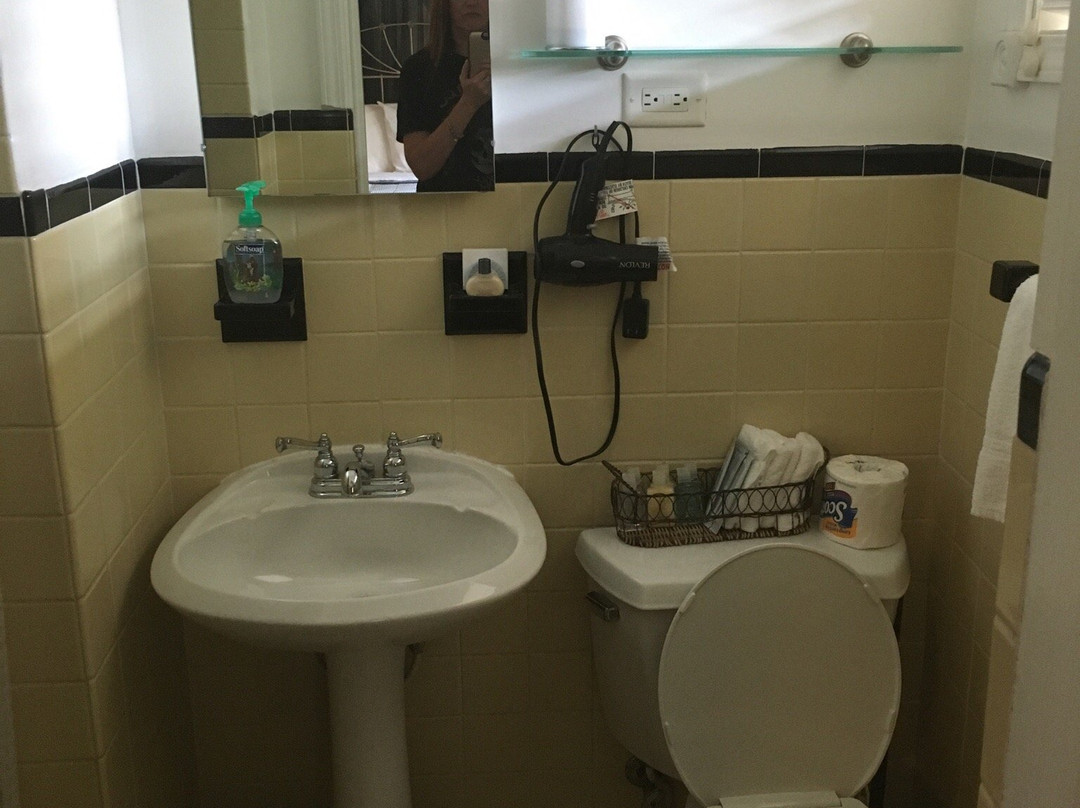 Inn by the Lake主图