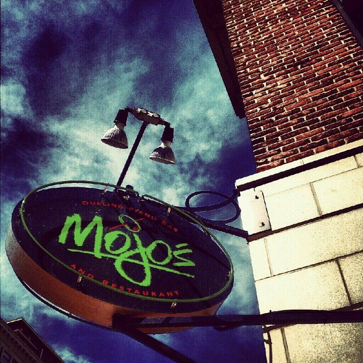 Mojo's Dueling Piano Bar & Restaurant
