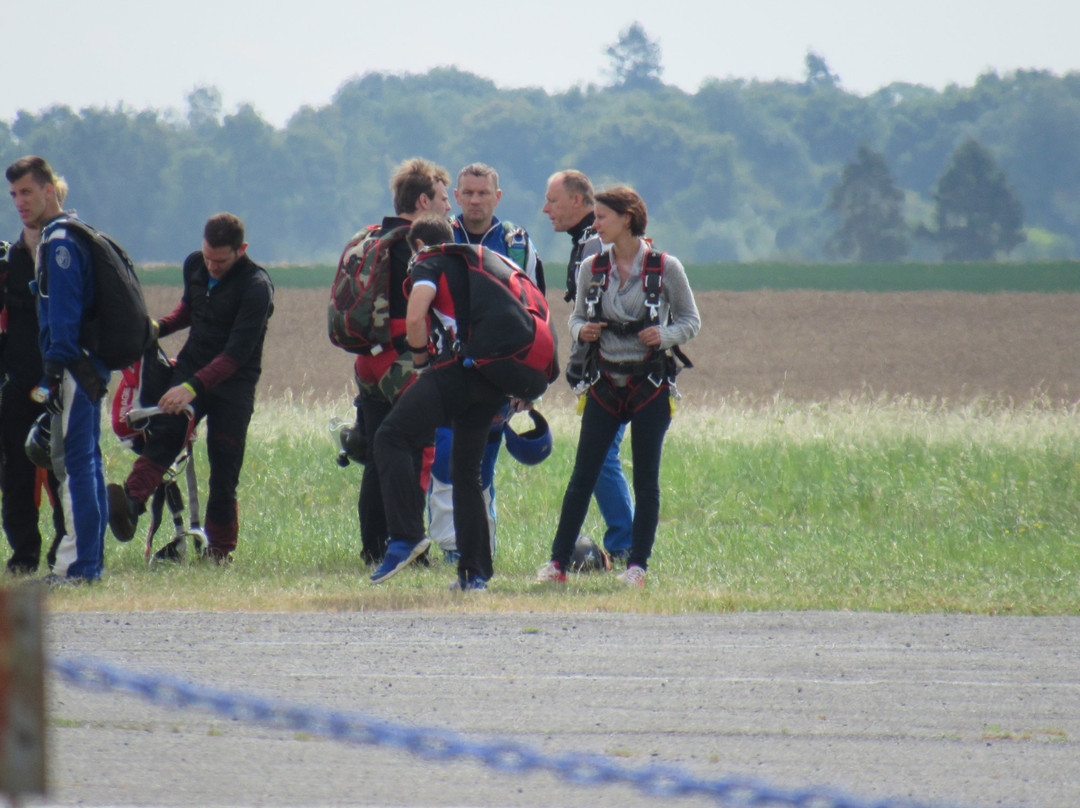 Gege Skydive景点图片