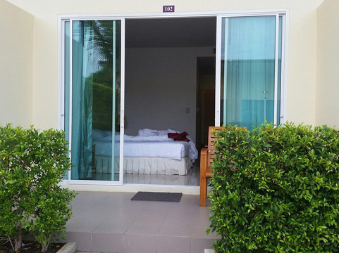 Chalong Princess Pool Villa Resort主图