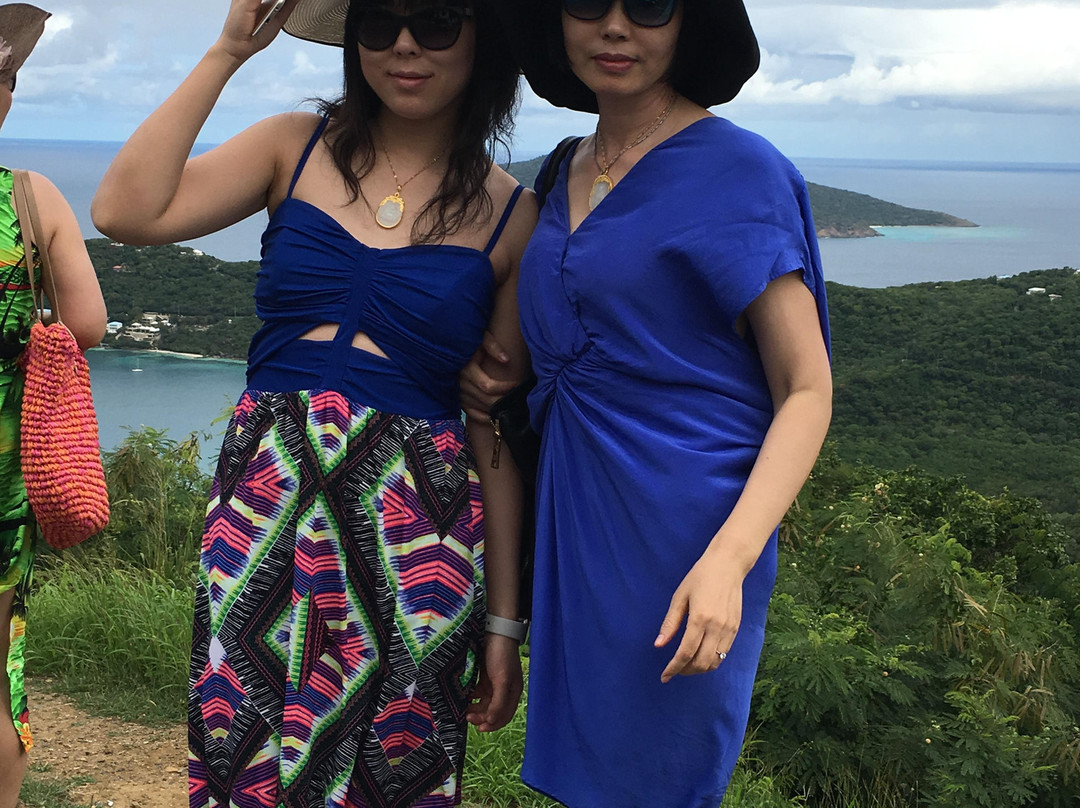 Marian's Taxi Service-夏洛特阿马利亚必去景点