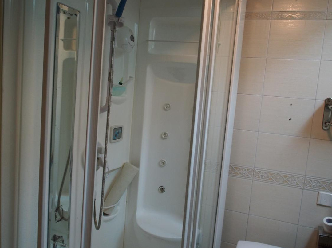 新四姑娘山庄主图