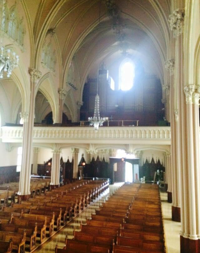 A l'eglise La Nativite de Notre-Dame景点图片
