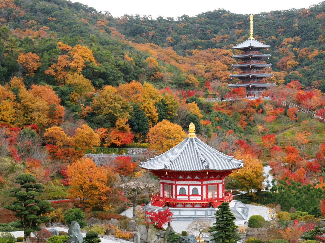 The Royal Grand Hall of Buddhism-加东市必去景点