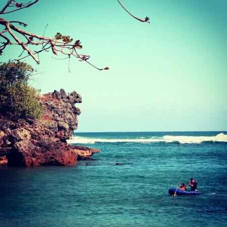 Kondang Merak Beach景点图片