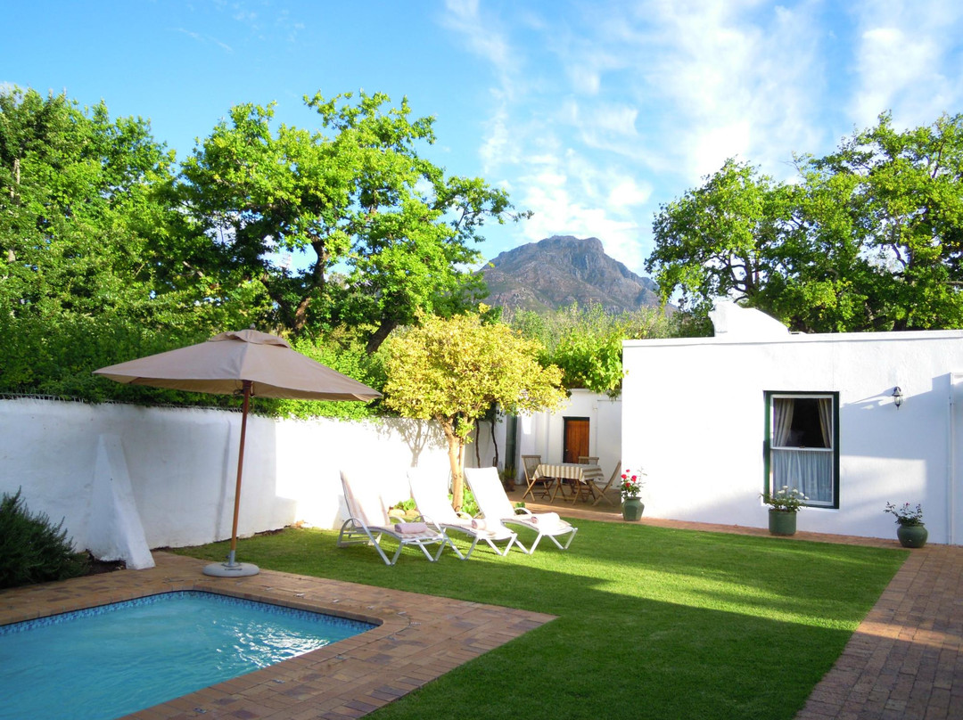The Avenues Guest Lodge