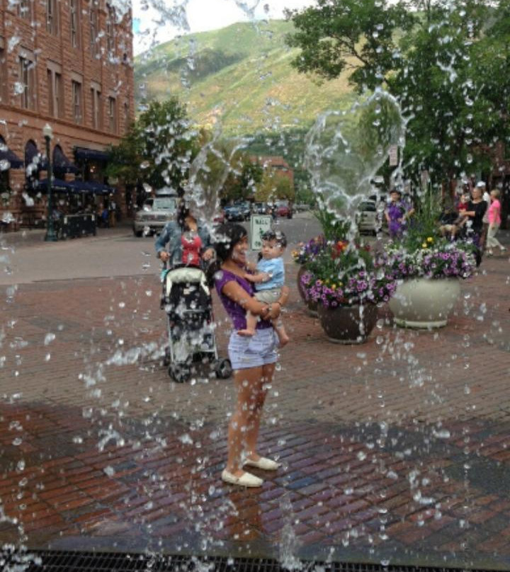 Mill Street Fountain-阿斯蓬必去景点