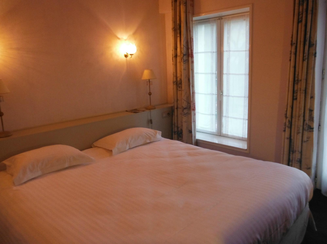 Saint-Denis-de-l'Hotel酒店住宿-Un Toit Pour Toi