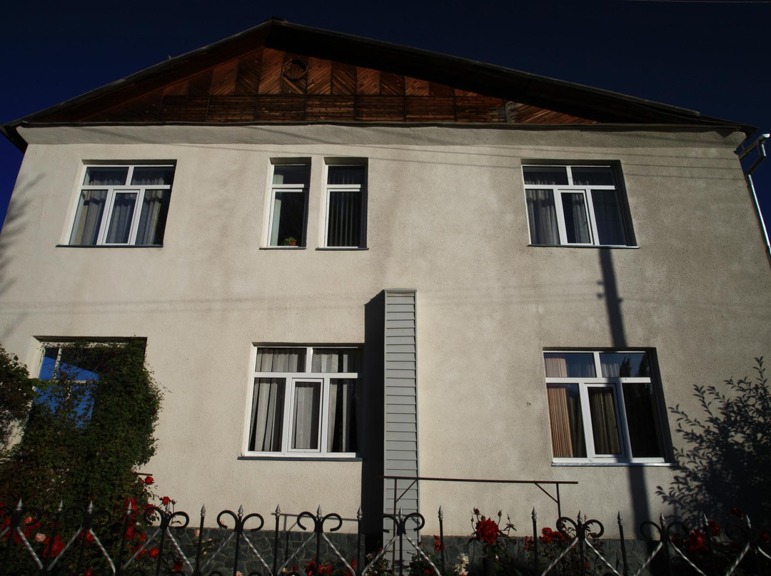 Karakol酒店住宿-绿色庭院酒店