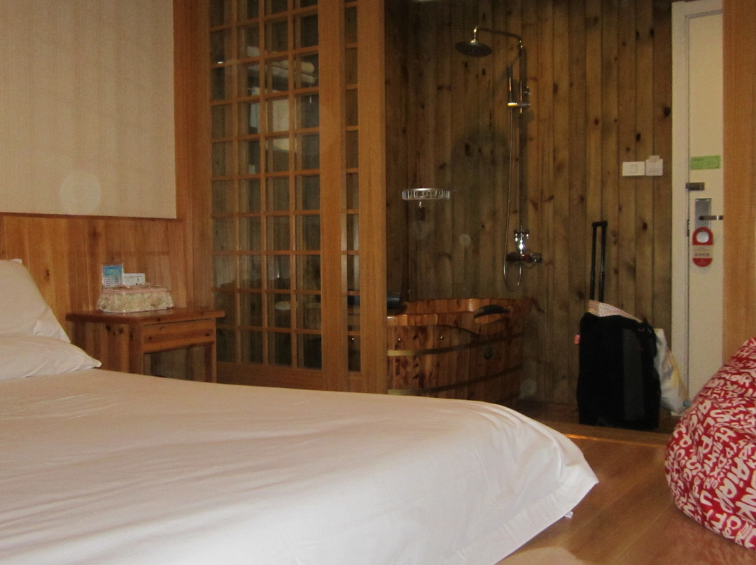 将军假日酒店主图