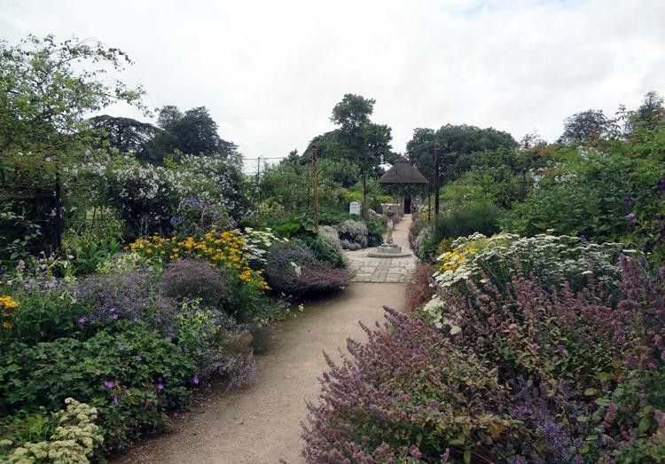 West Dean Gardens景点图片
