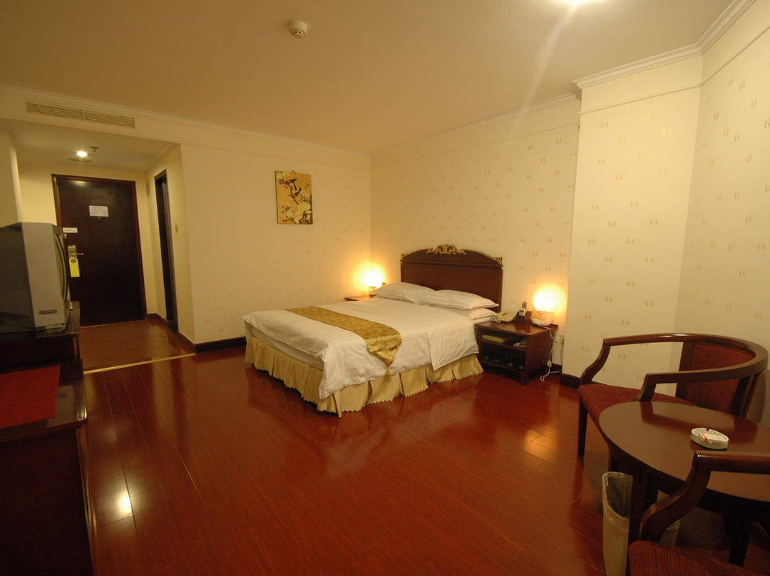 凤凰假日酒店主图