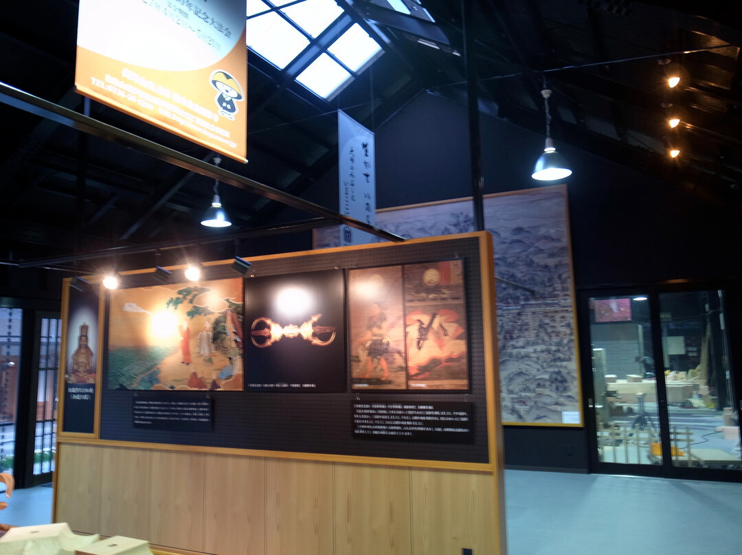 Garan Chumon Saiken Koji Sagyokan-高野町必去景点