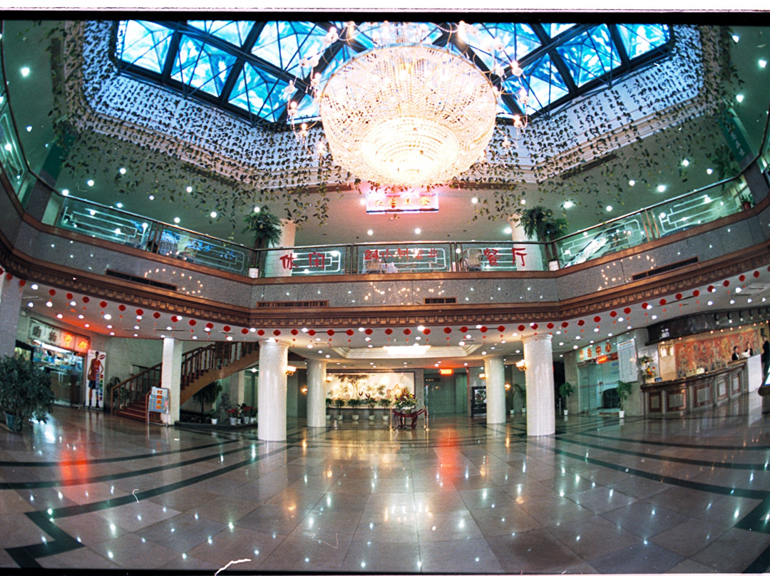 牡丹大酒店主图