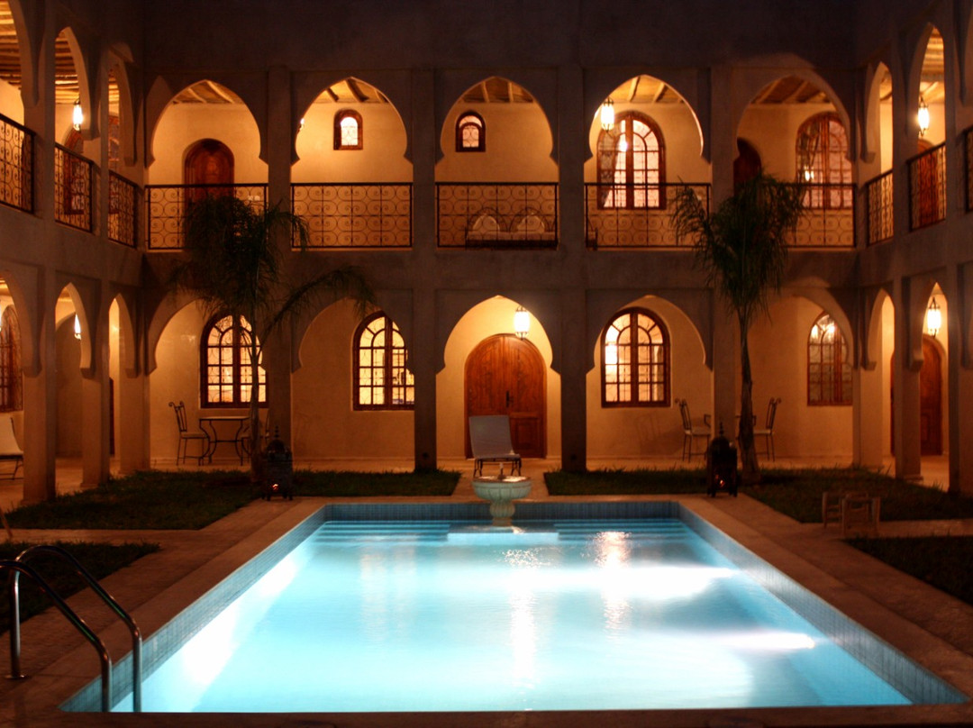 提兹尼特酒店住宿-Riad Janoub