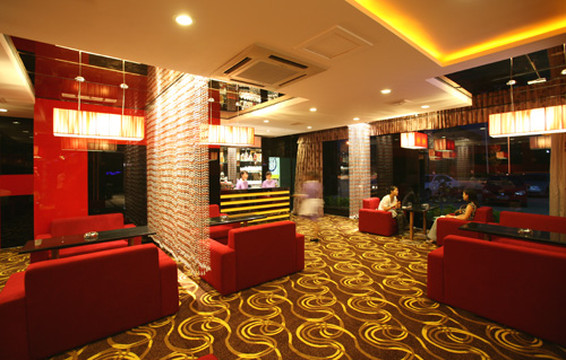 喜尔顿罗马假日酒店主图