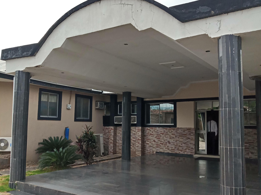 Nostalgia Hotel & Suites