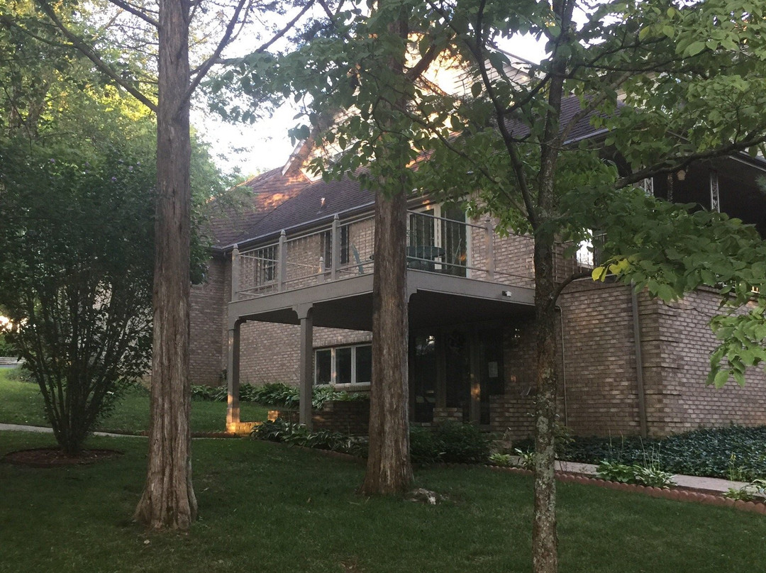 Singing Hills Inn