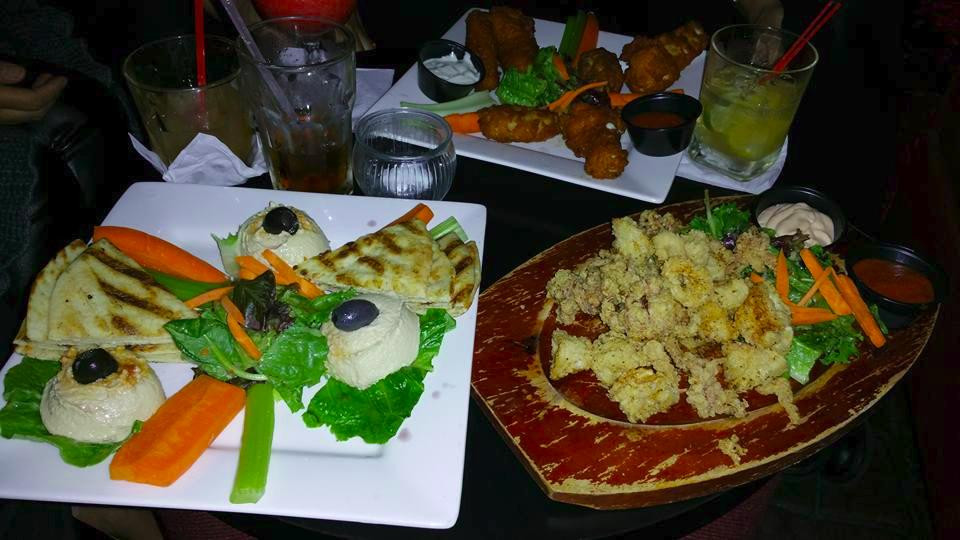 Maspeth餐馆和美食-Hush Cafe Lounge and Garden