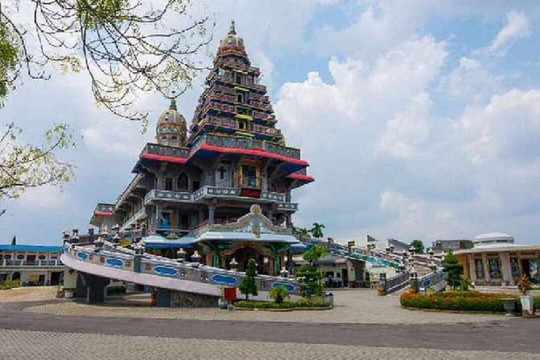 PT.WAHYU MANDIRI TOUR