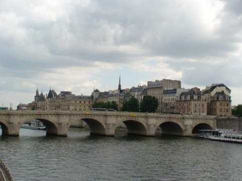 新桥-巴黎必去景点