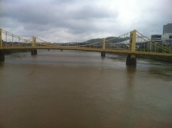 Roberto Clemente Bridge (Sixth Street Bridge)-匹兹堡必去景点