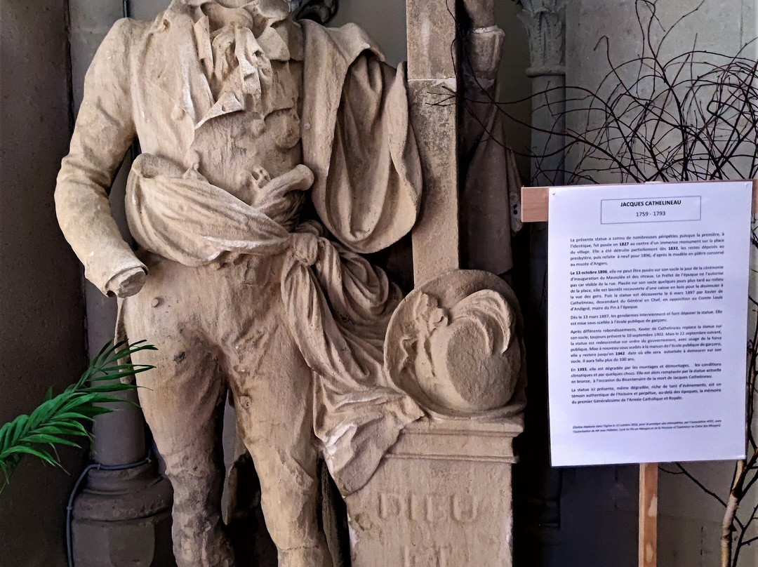Statue de Jacques Cathelineau