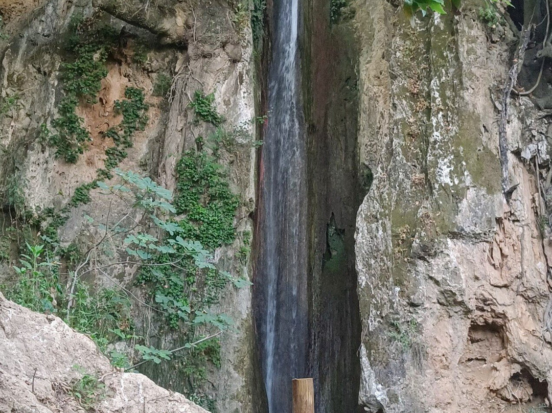 Waterfall Gremina景点图片