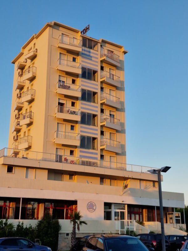 Hotel Perrozzi主图