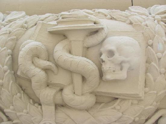 Alte Schwanenapotheke-巴特克罗伊茨纳赫必去景点