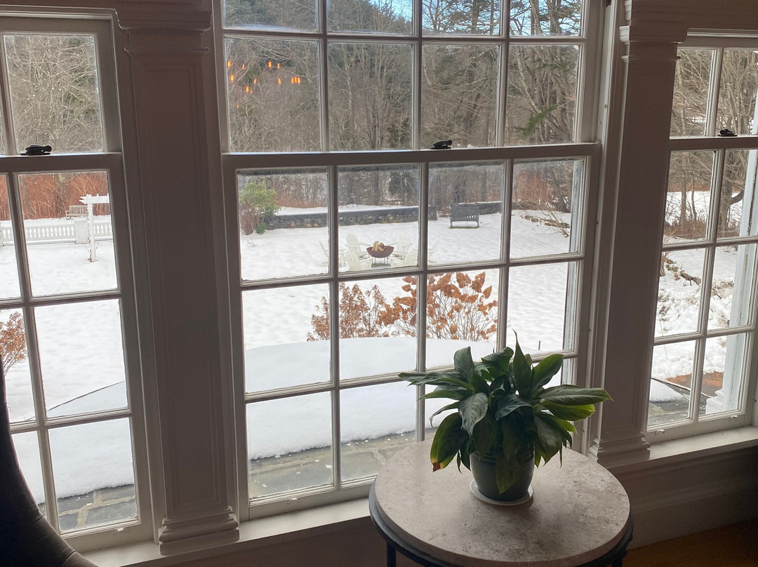 The White House Inn主图