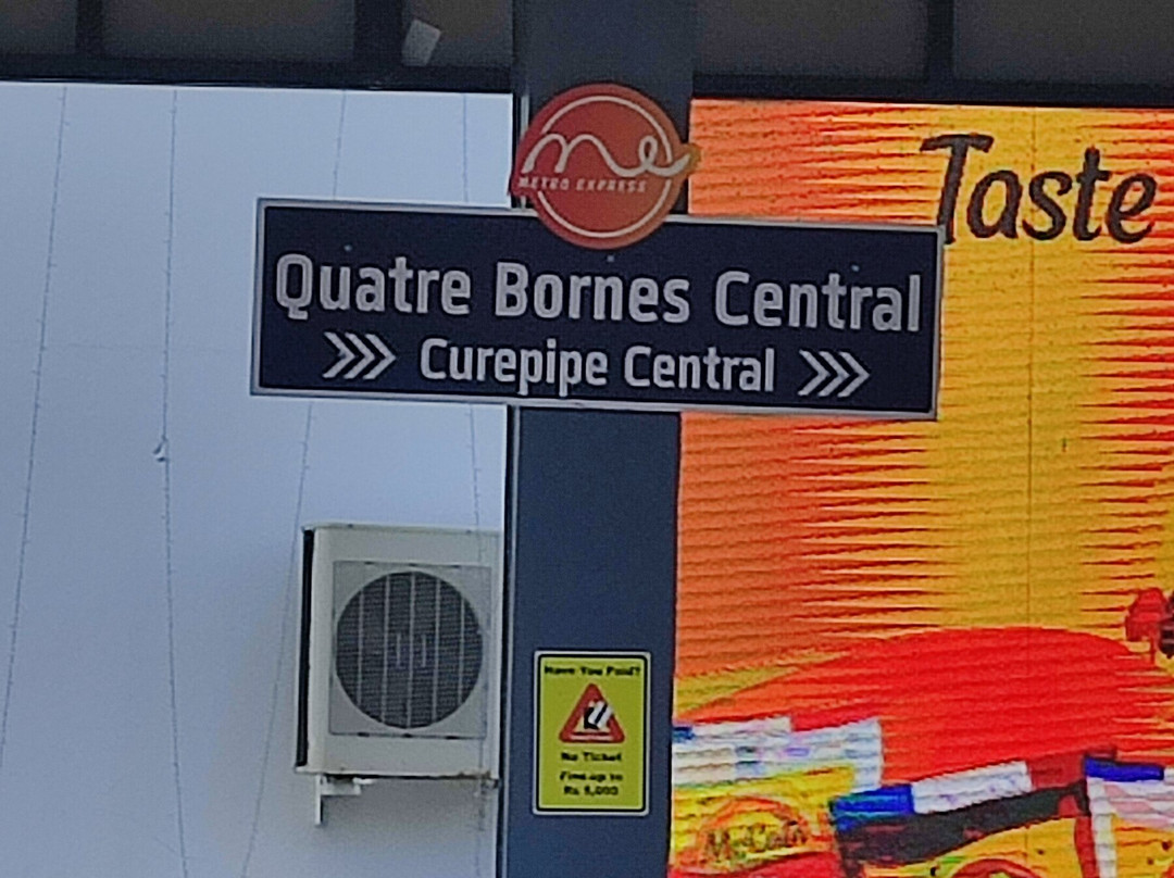 Quarter Bornes Textile Market-卡特勒博尔纳必去景点
