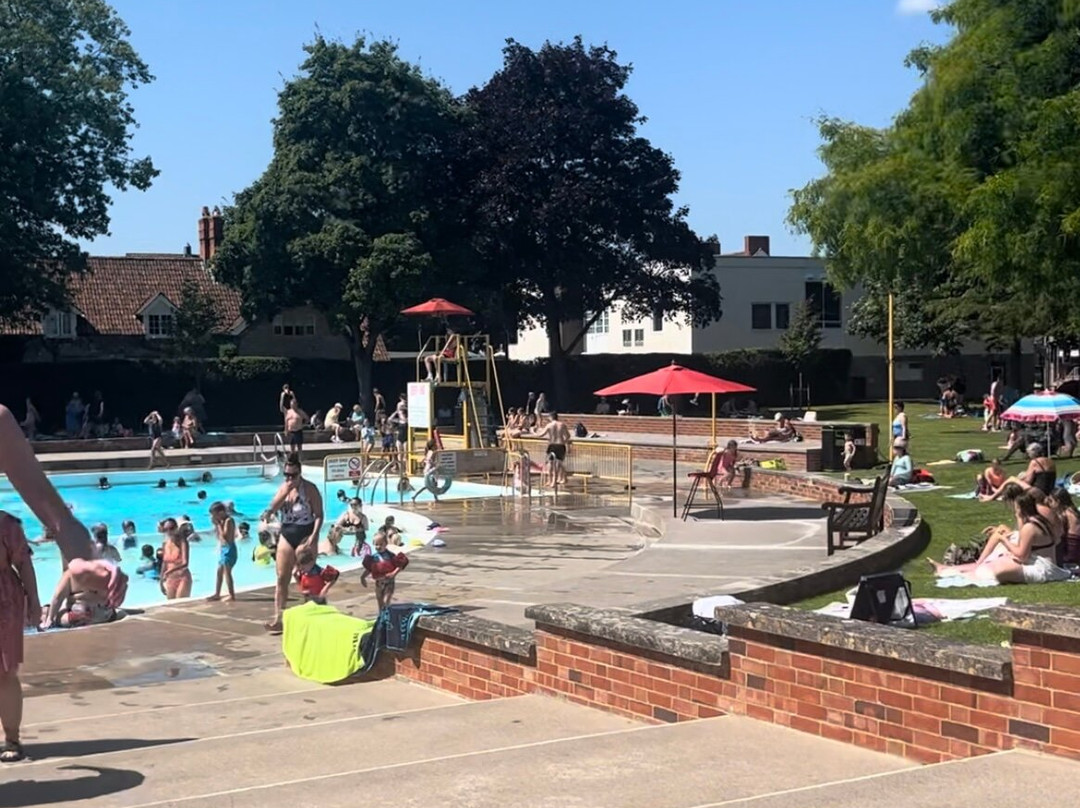 Greenbank Heated Outdoor Swimming Pool景点图片