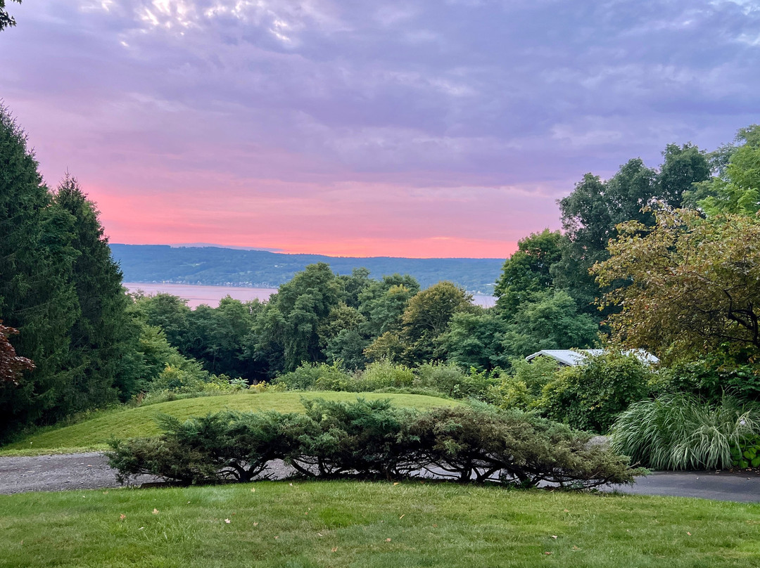 Moonshadow B&B主图