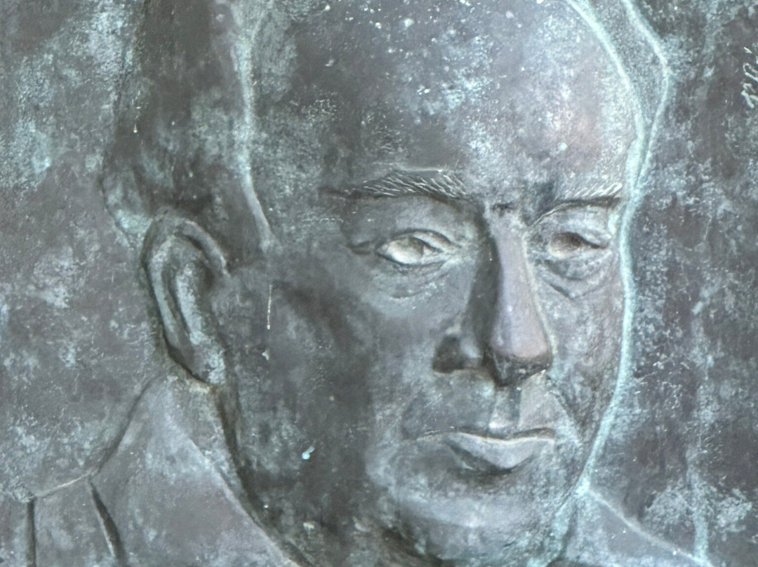 Tumba De Antonio Machado En El Cementerio De Collioure景点图片