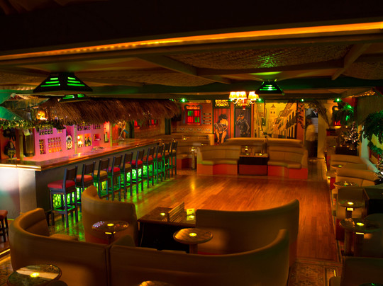 Portón Caldense Discoteca-卡利必去景点