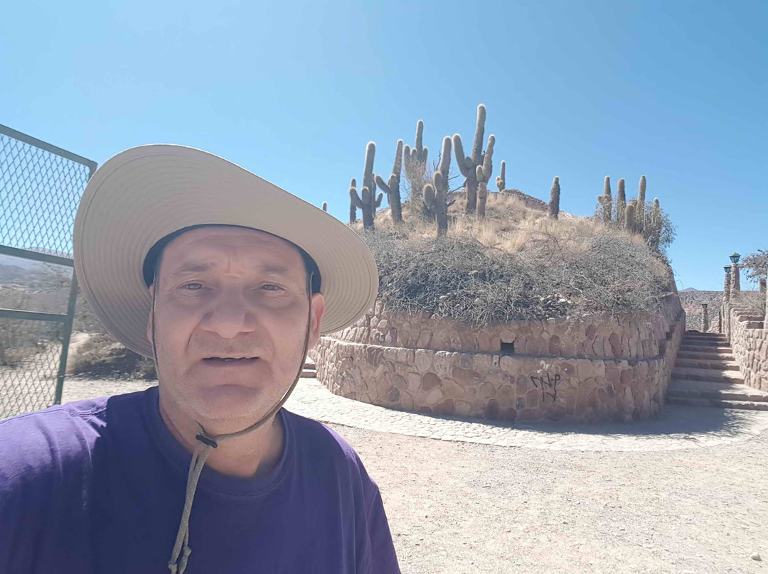 Monumento a los Heroes de la Independencia景点图片