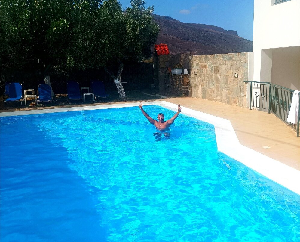 Olive Tree Apartments主图