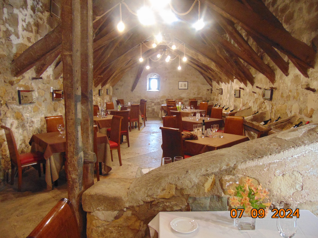 蒙西巴尔宫酒店主图